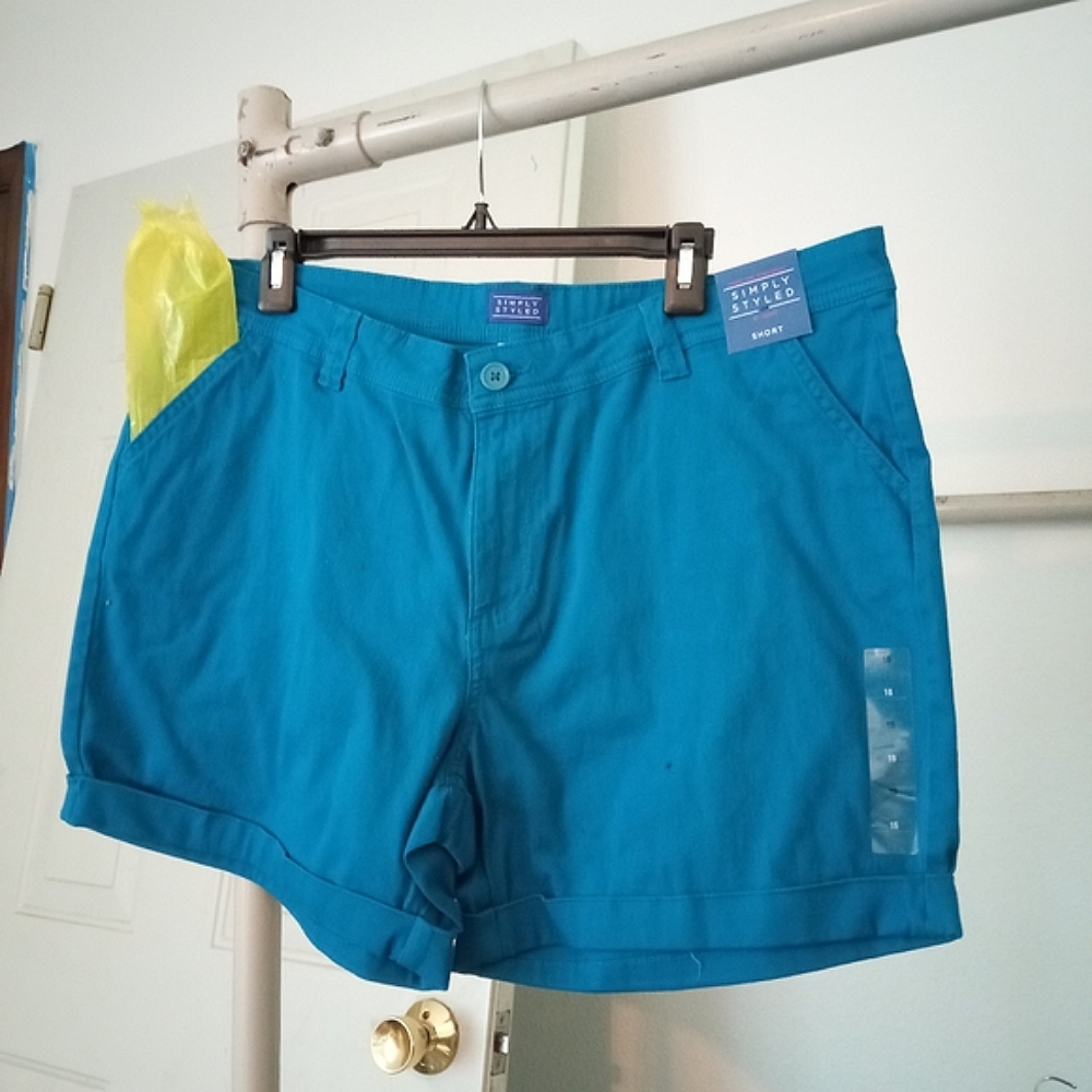 Simply Styled Shorts